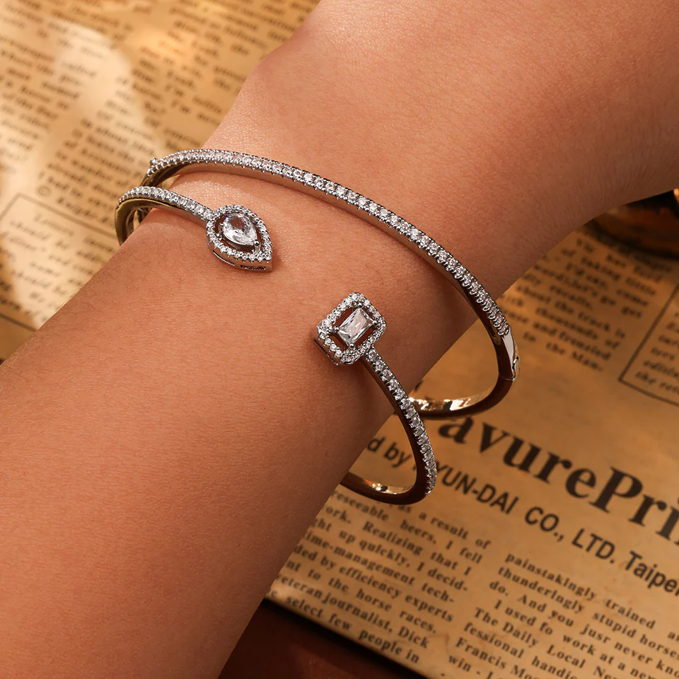 2pc Elegant Zircon Gold Bangle Set - Image 2