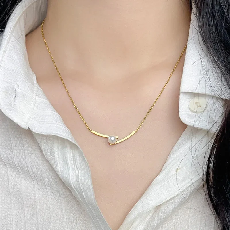 Balancing Pearl Necklace - Image 2