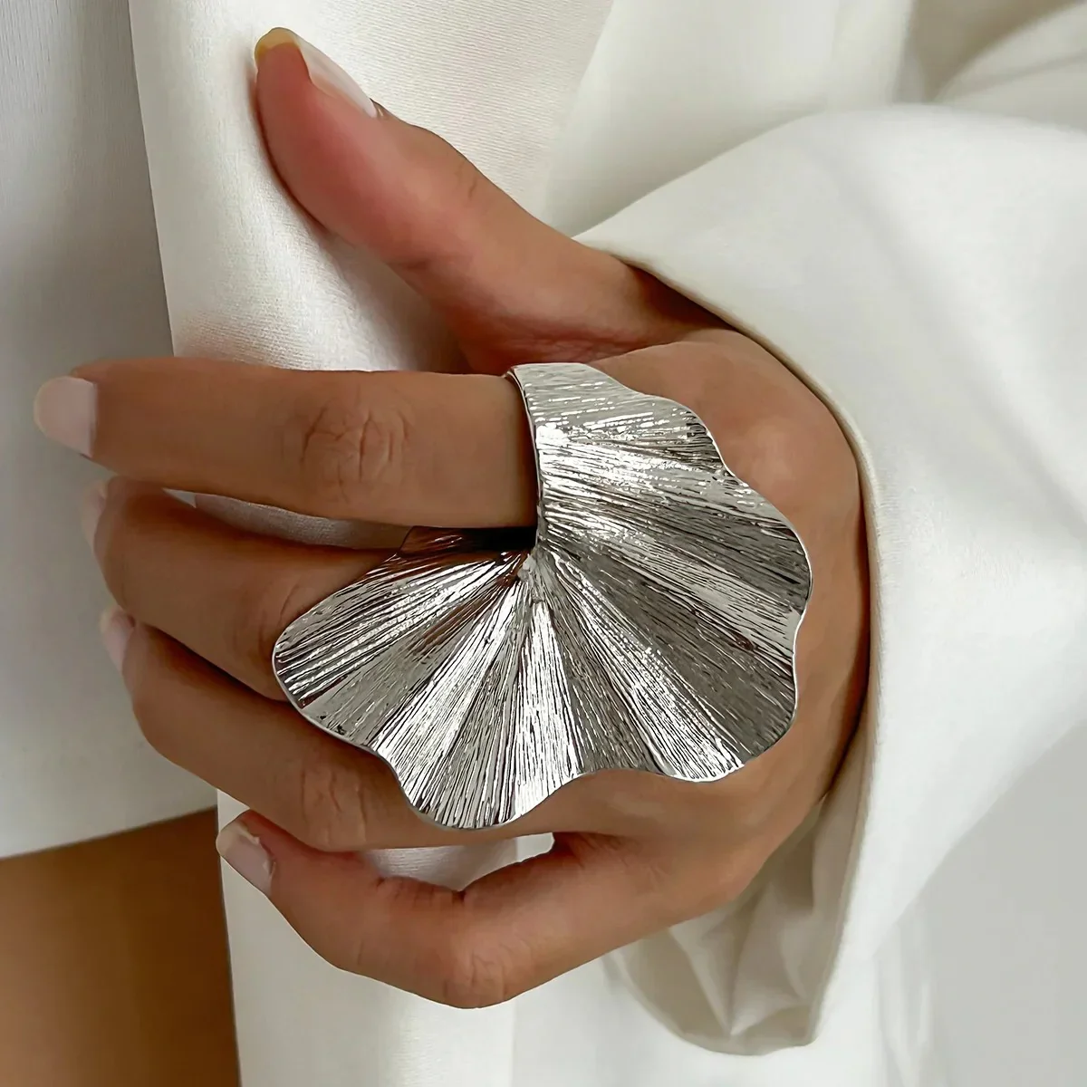 Dainty Pleated Leaf Ring - Image 4