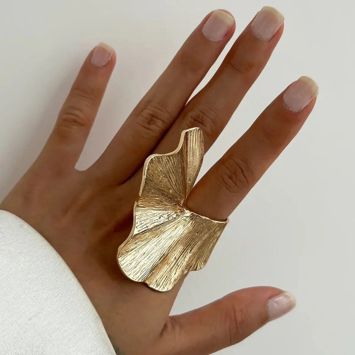 Dainty Pleated Leaf Ring - Image 5