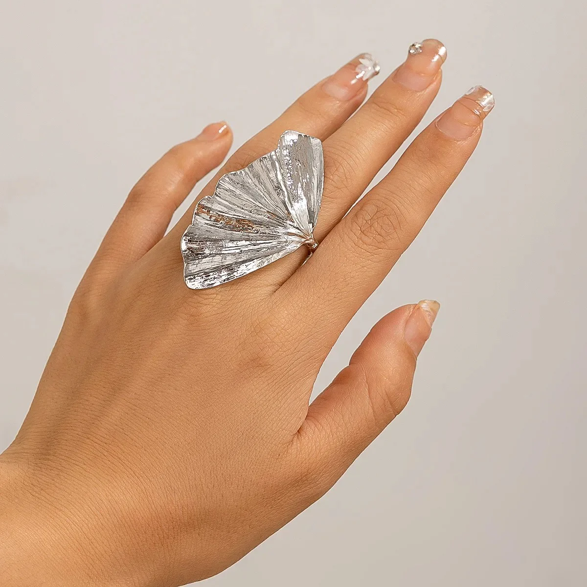 Dainty Pleated Leaf Ring - Image 7