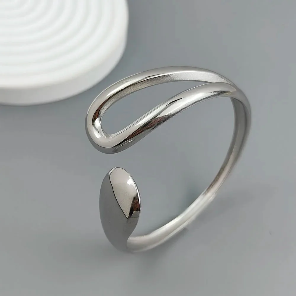 Hallow Chunky Drop Bracelet - Image 2
