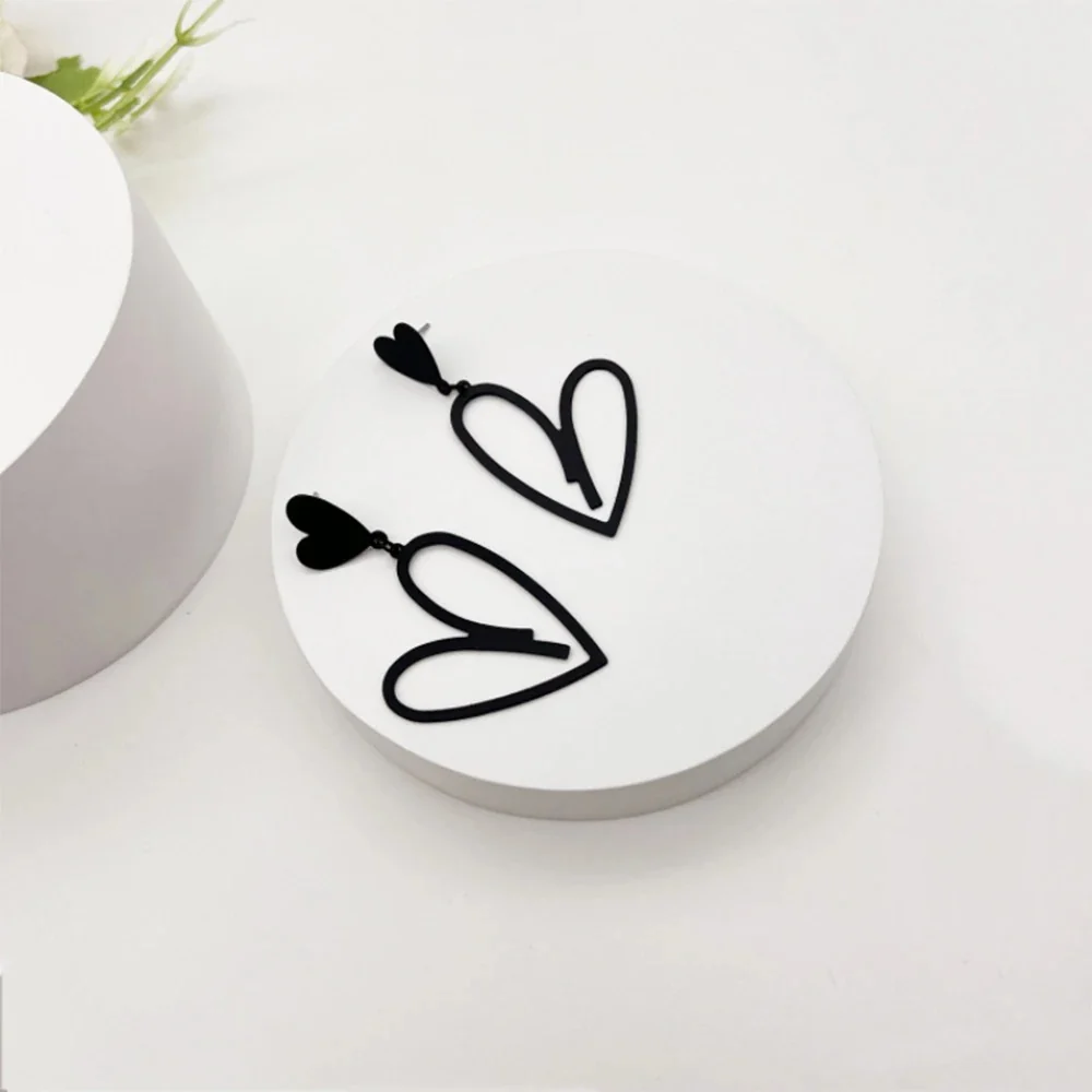 Hollow Love Heart Tassel Earrings
