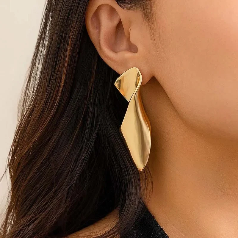 Irregular Twisted Stud Earrings