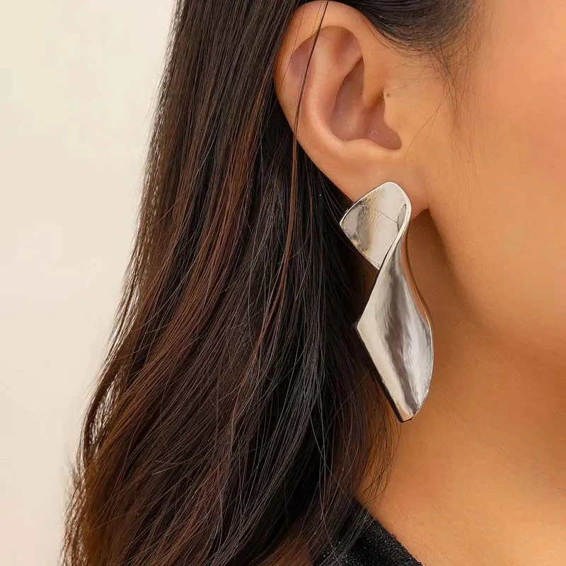 Irregular Twisted Stud Earrings - Image 2