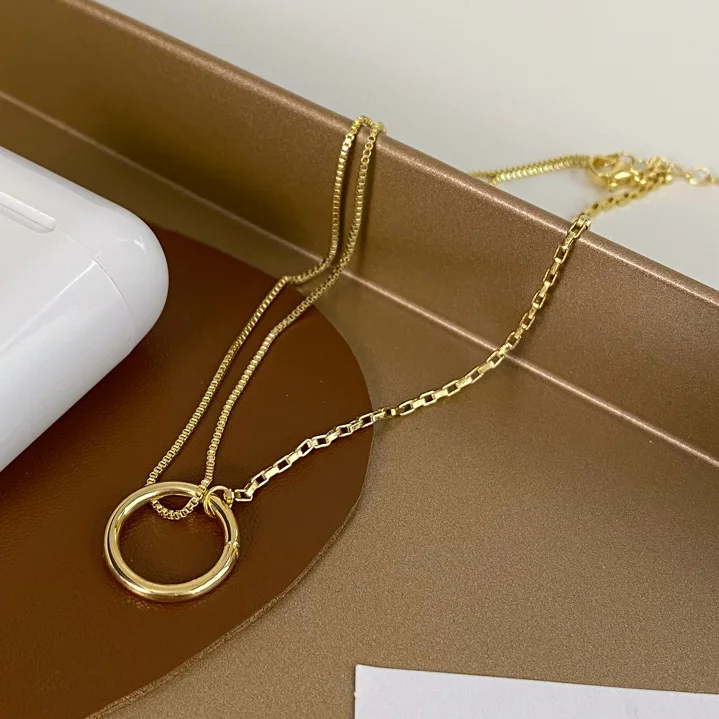 Minimalist Gold Circle Pendant Necklace - Image 3